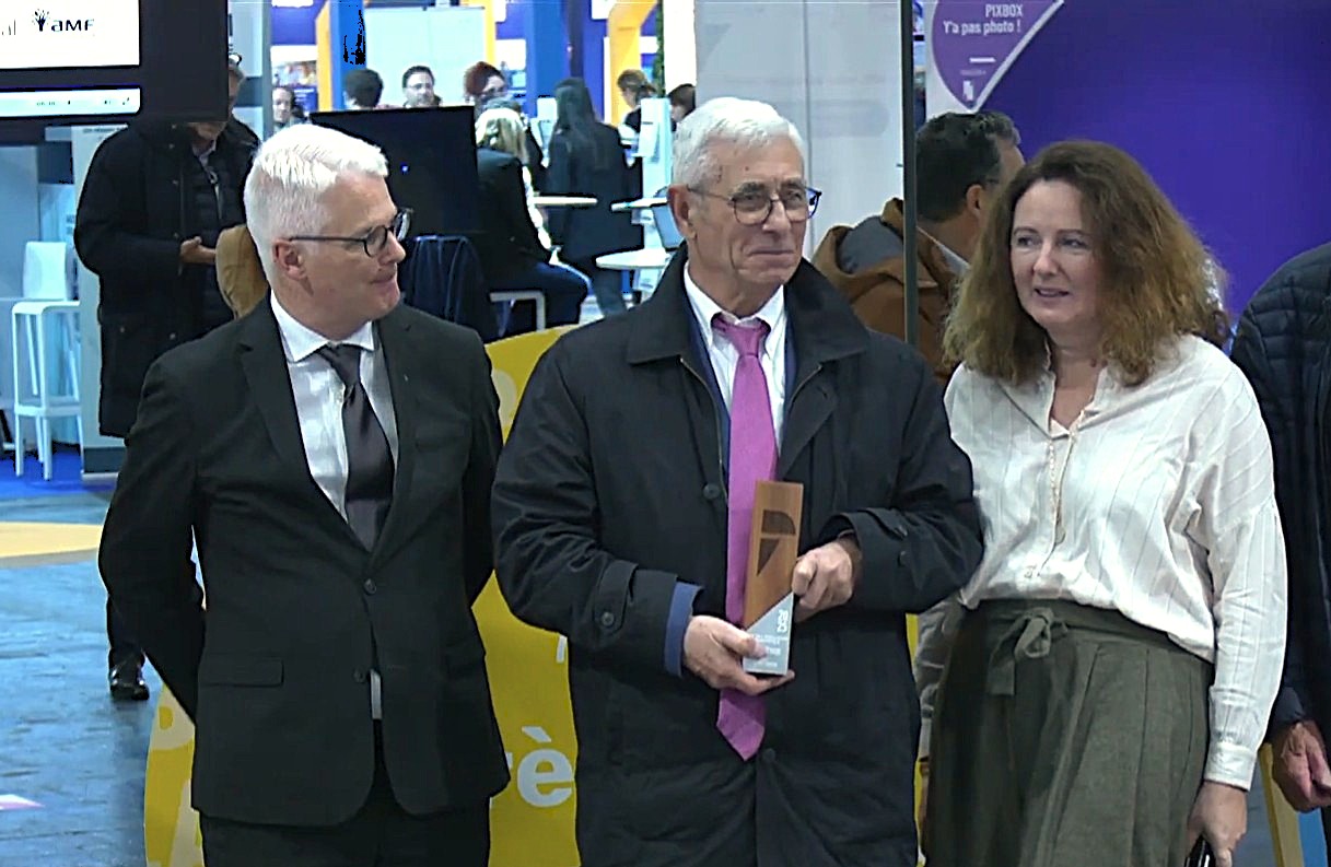 Remise du prix de l'innovation territoriale à ECTI pour la solution Gestacrise